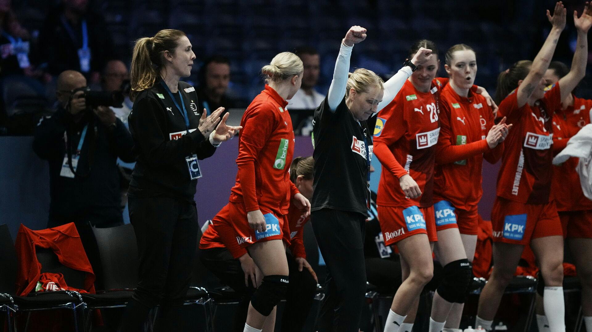 Helle Thomsens hold fik den perfekte start på VM. 