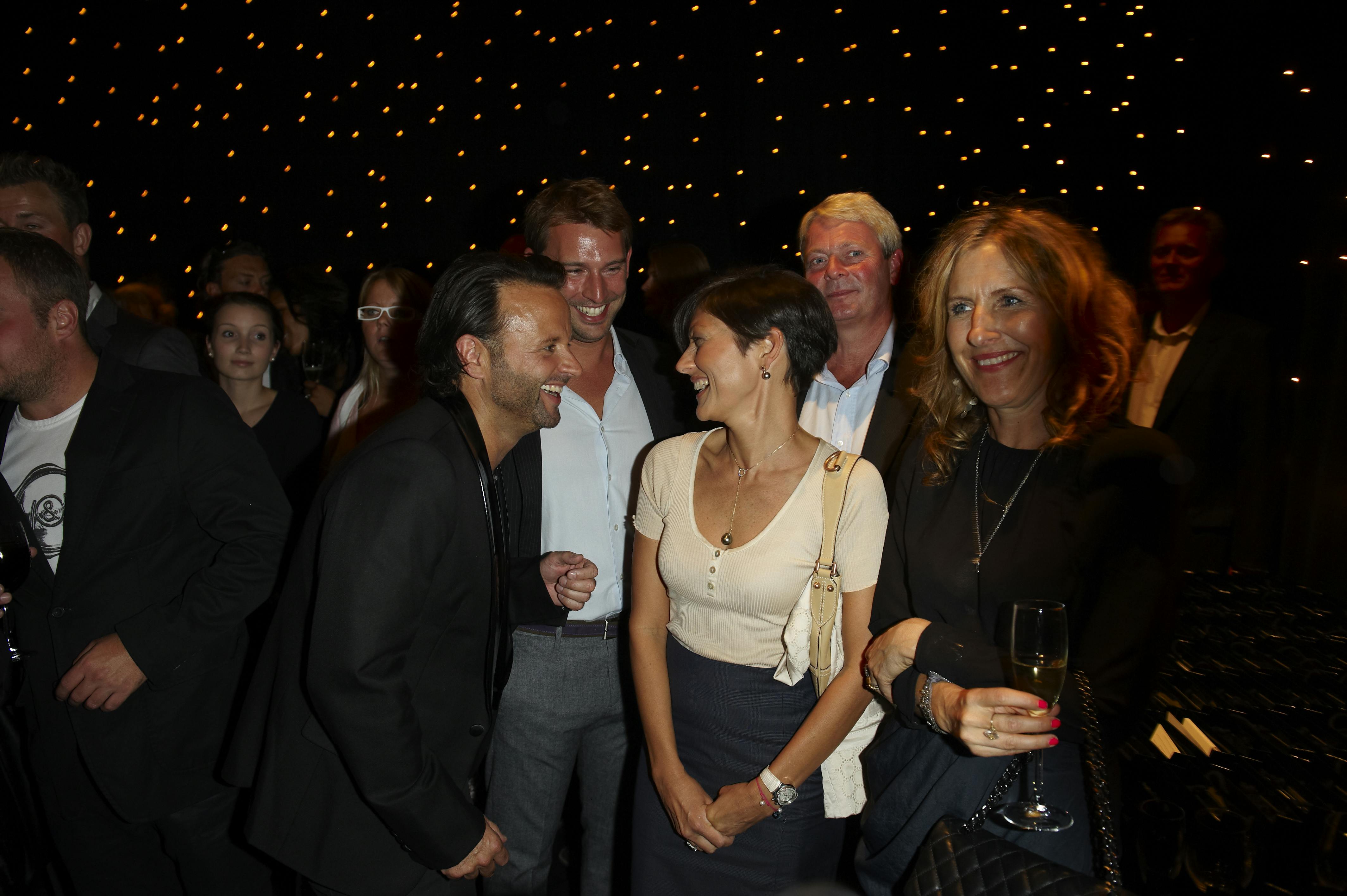 Dennis Knudsen bliver ikke uden grund kaldt kendisfrisør.