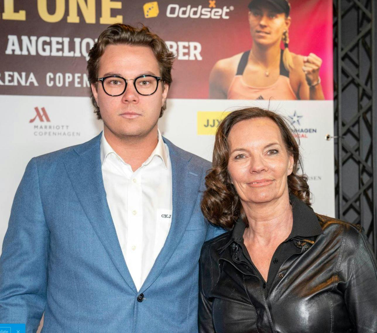 Christopher Kjær med sin mor Janni Spies.