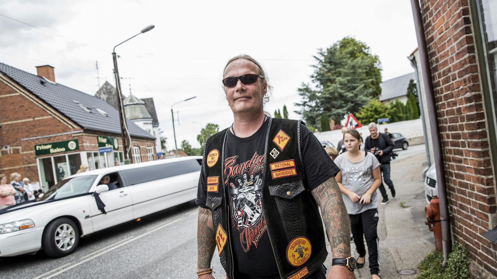 Bandidos-rockeren Big Mac begraves. Rocker Poul Joachim Hansen, bedre kendt som Big Mac, begraves i Græsted lørdag klokken d. 12. juli 2014 kl 11.00. Græsted Kirke. Præsident for Bandidos Michael Rosenvold, kendt i rockerkredse som Kokken.