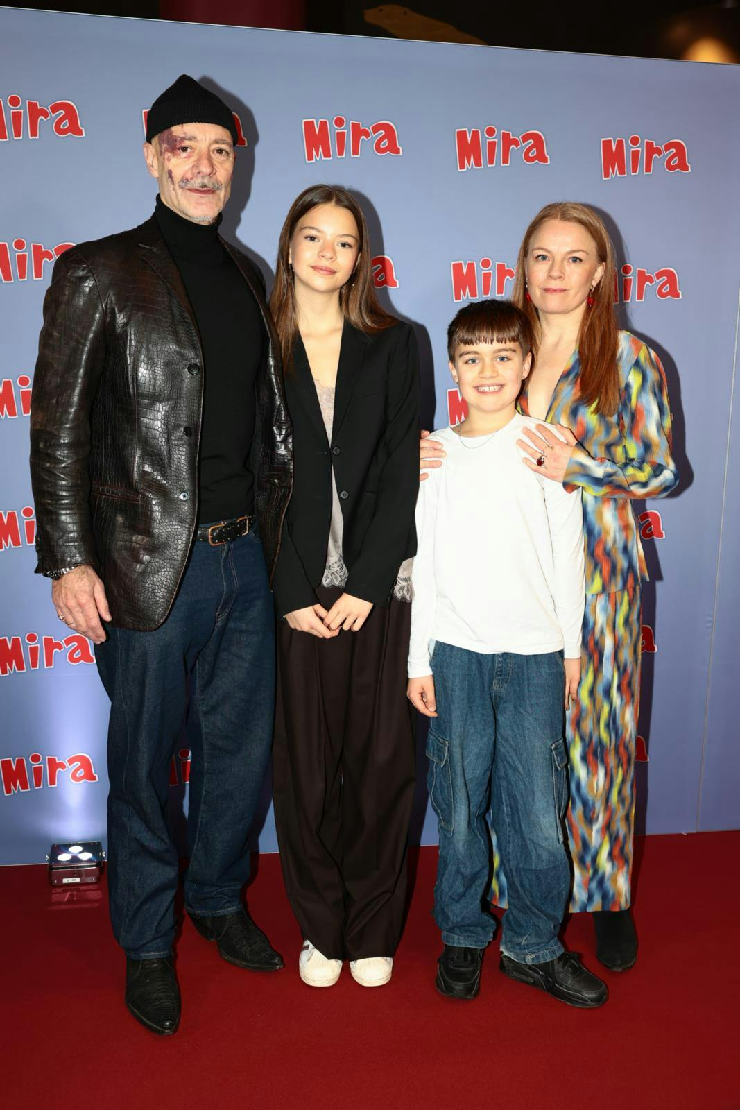 Jimmy Jørgensen og Signe Egholm Olsen havde børnene Billie på 14 og ni-årige Morgan til premiere.