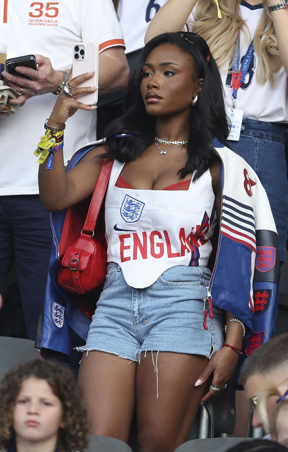 Tolami Benson og Bukayo Saka har været sammen siden 2020.