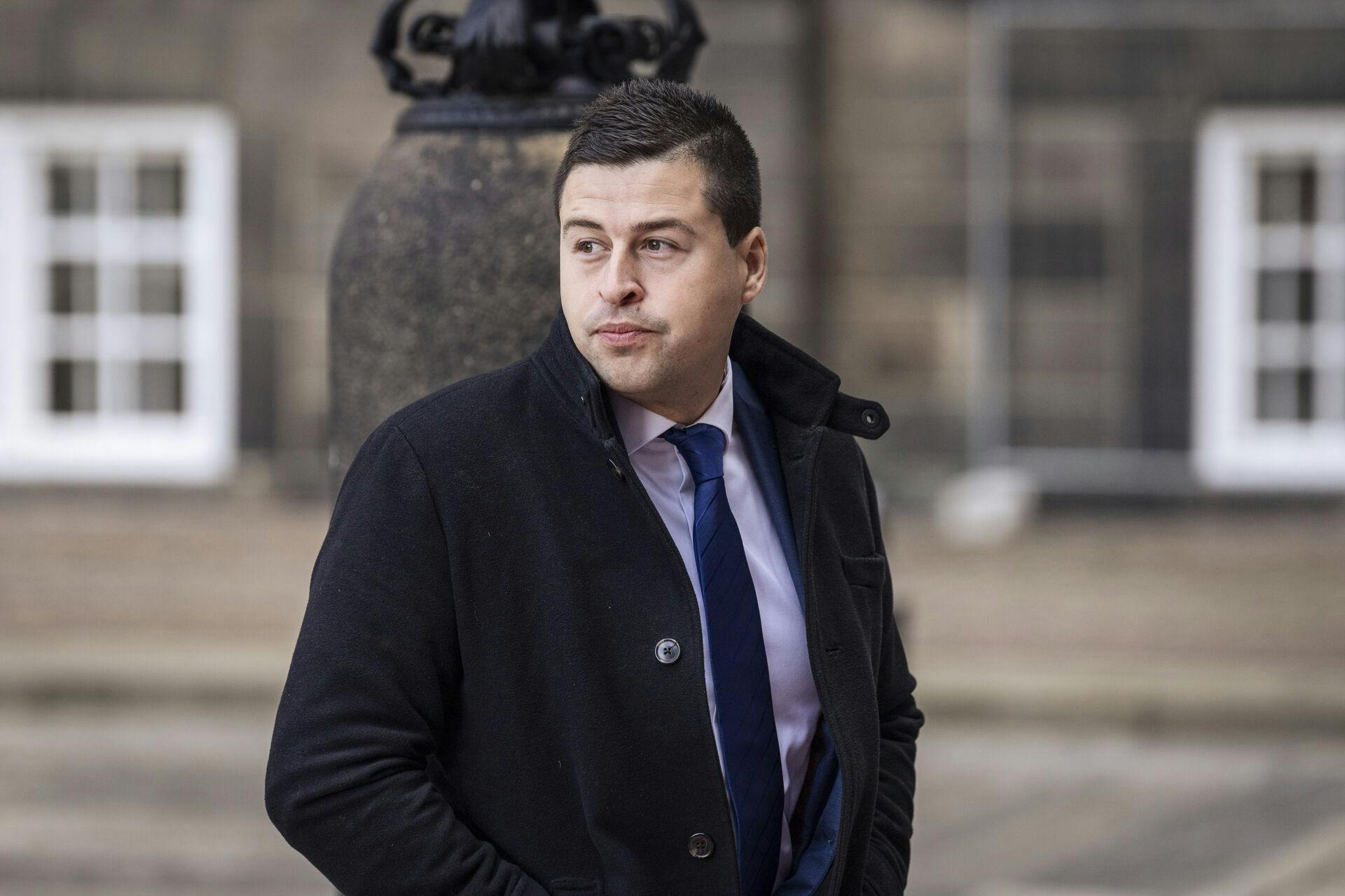 Mike Fonseca mistede sit medlemskab af Moderaterne, da han blev kærester med en dengang 15-årig pige.