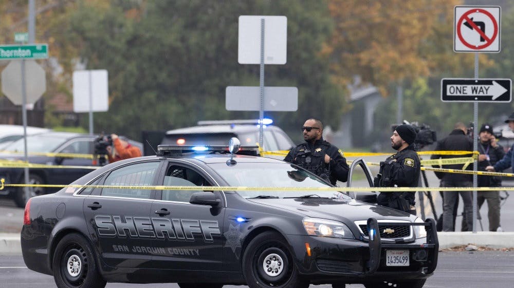 Myndighederne har nu offentliggjort alderen på de fire personer, der blev dræbt under en familiesammenkomst lørdag i Stockton i USA. - Foto: Benjamin Fanjoy/Ritzau Scanpix