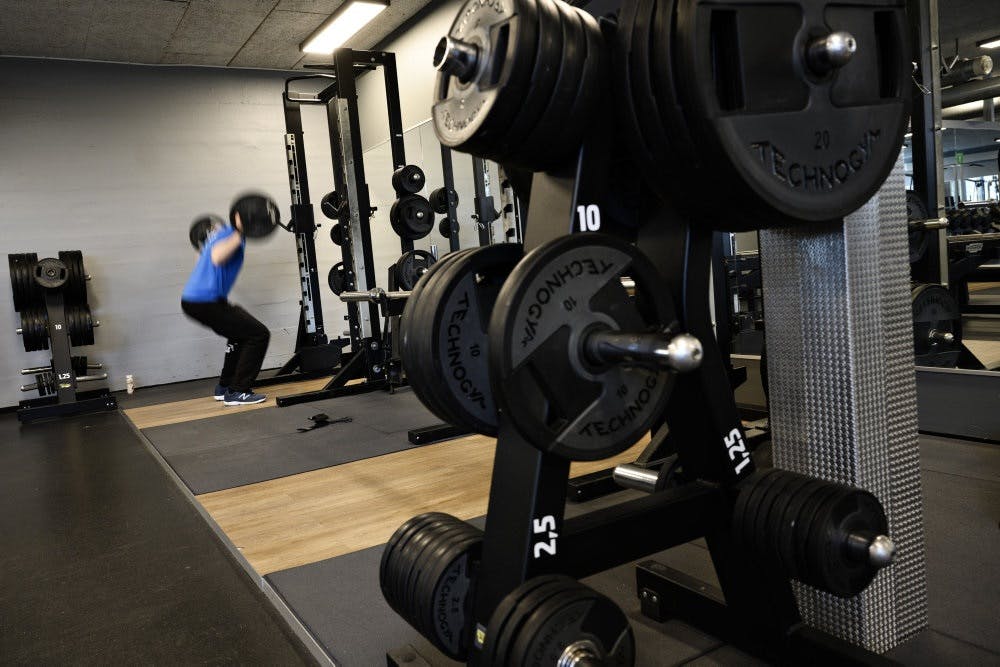 Fra årsskiftet blive holdtræning i kommercielle fitnesscentre pålagt moms. Det får centre til at hæve priser. (Arkivfoto). - Foto: Philip Davali/Ritzau Scanpix