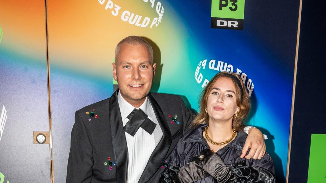 Pelle Peter og Maria Jencel mødte hinanden i 2018. Siden er de blevet gift og har fået to børn.