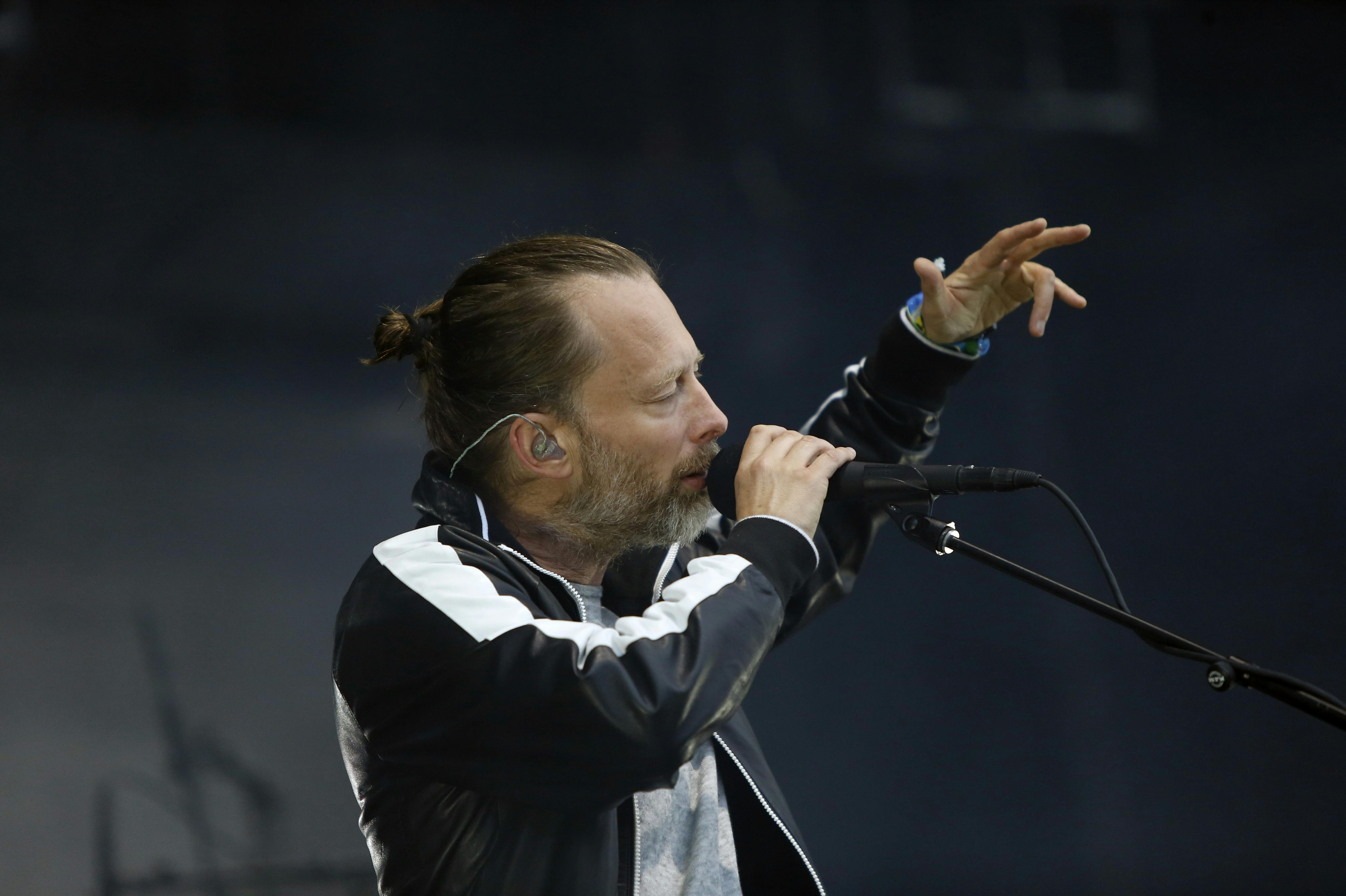 Forsanger i Radiohead Thom Yorke har fået konstateret halsbetændelse og kan derfor ikke optræde som planlagt.