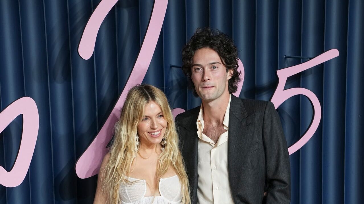 Sienna Miller og Oli Green skal være forældre igen. Det er parrets nummer to, imens Sienna Miller også har en datter fra et tidligere forhold.