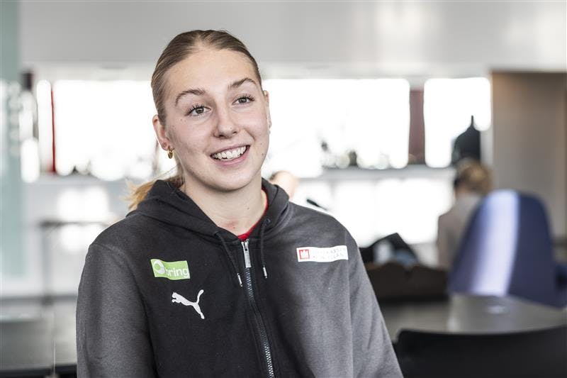 Landsholdsspilleren Laura Borg skifter til sommer fra Viborg HK til ligarivalerne fra Ikast. Og det er et skifte, som klubdirektøren kalder et scoop.