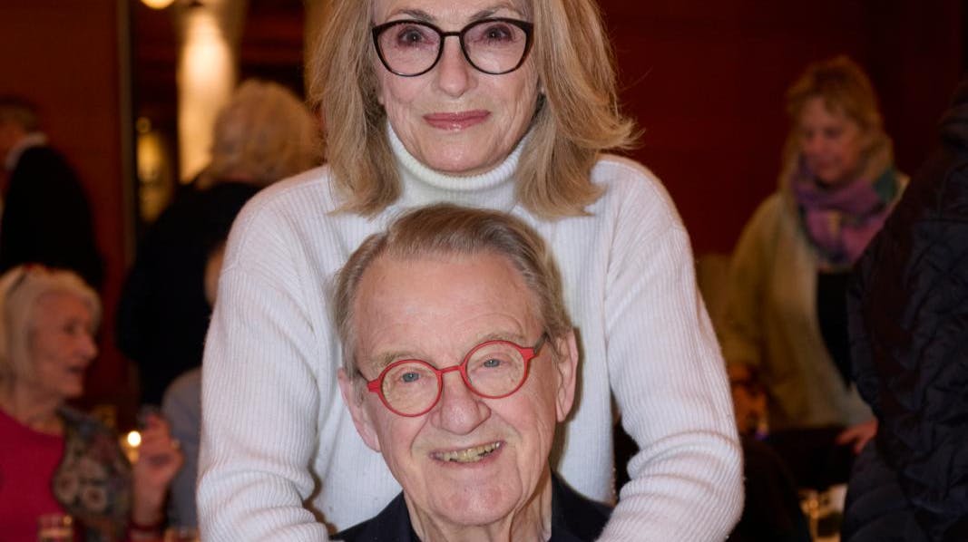 Solbjørg Højfeldt var med for at støtte Henning Jensen, da han modtog sin ærespris.