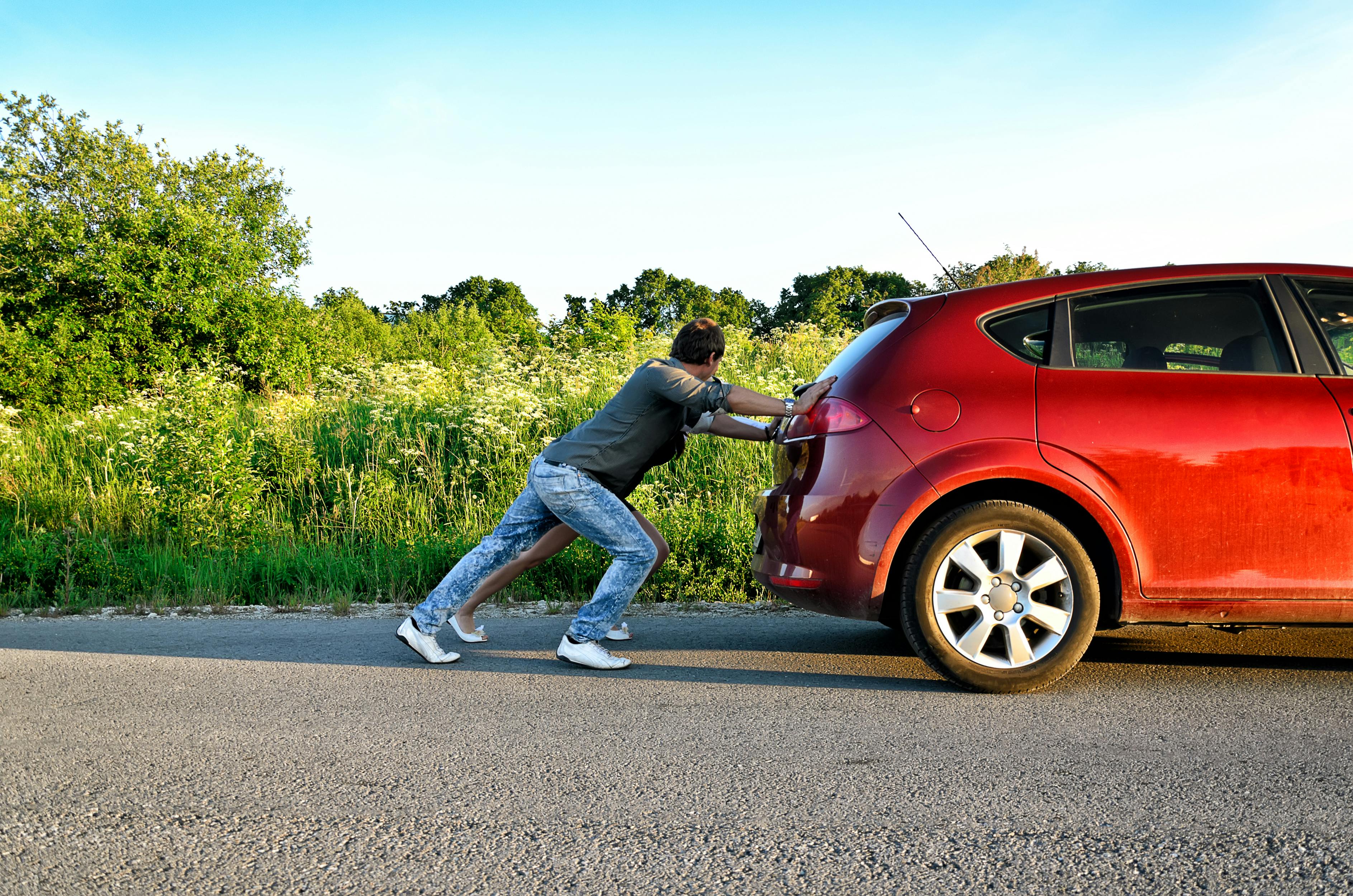 Pas på hvem du siger ja til at hjælpe dig, hvis bilen bryder ned.