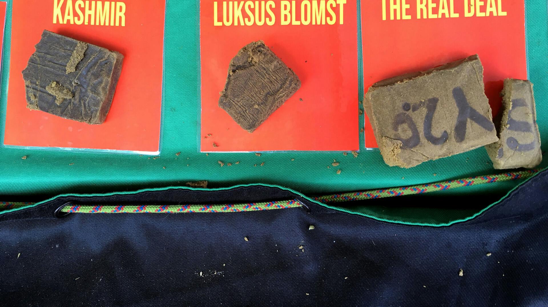 Hash, skunk og pot i en bod på Pusherstreet på Christiania.