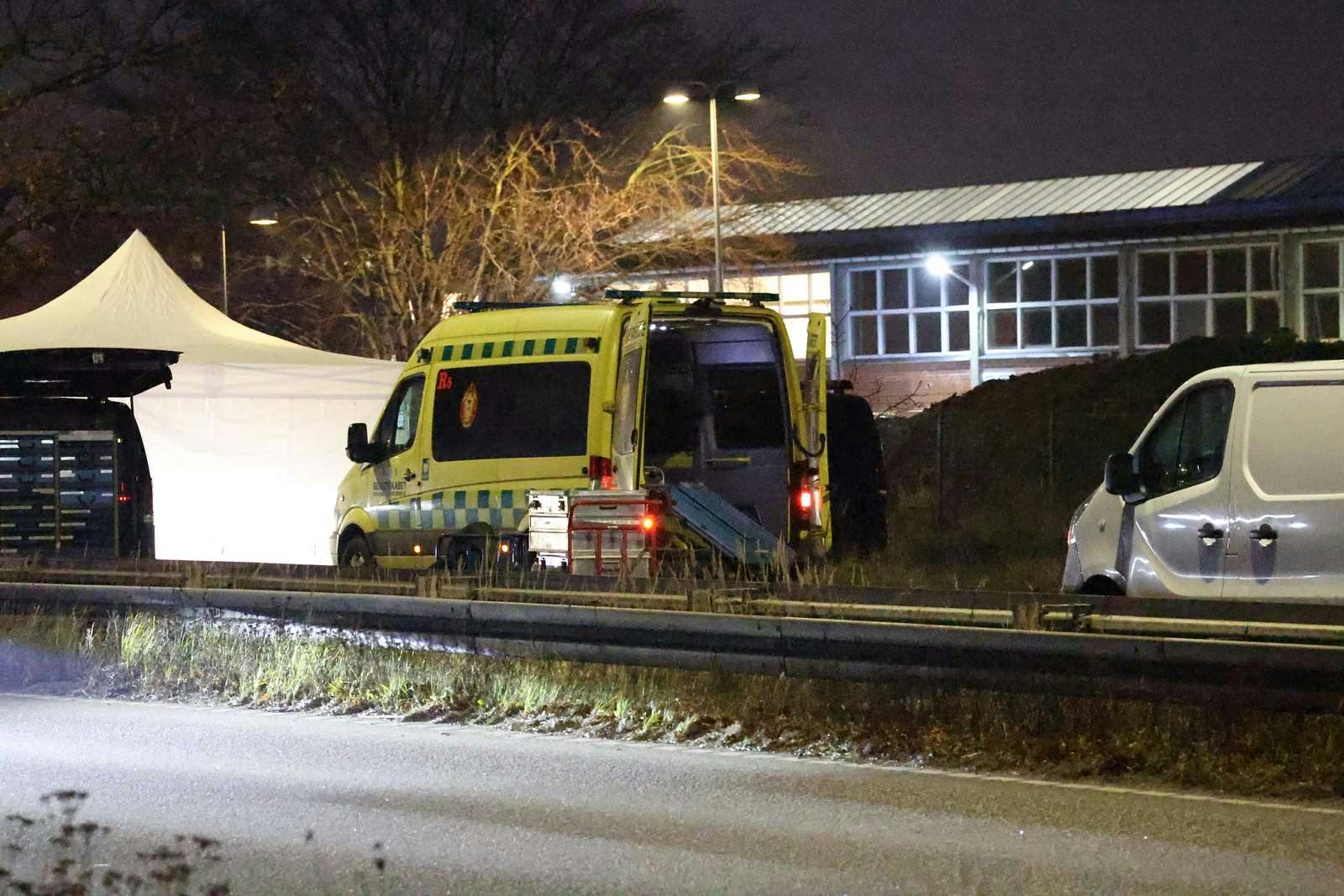 Politiet satte tirsdag aften en større undersøgelse i gang for at finde frem til bilisten, der menes at have kørt kvinden ihjel.