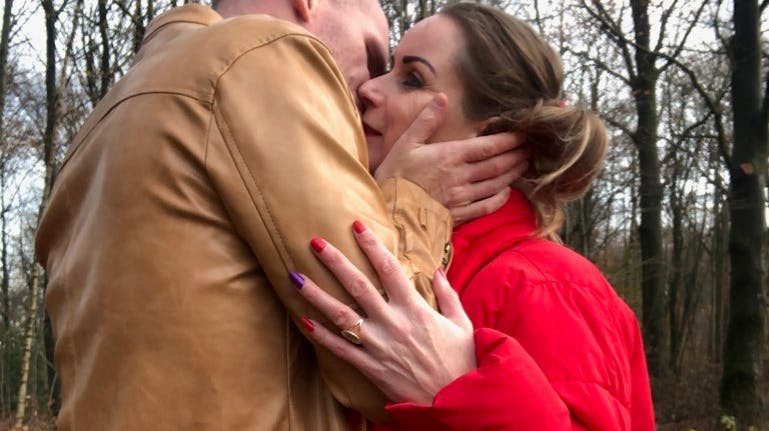 Alexanndra Christensen har tre gange skrevet til en fra "Landmand søger kærlighed". Nu er hun kæreste med en af de andre bejlere.