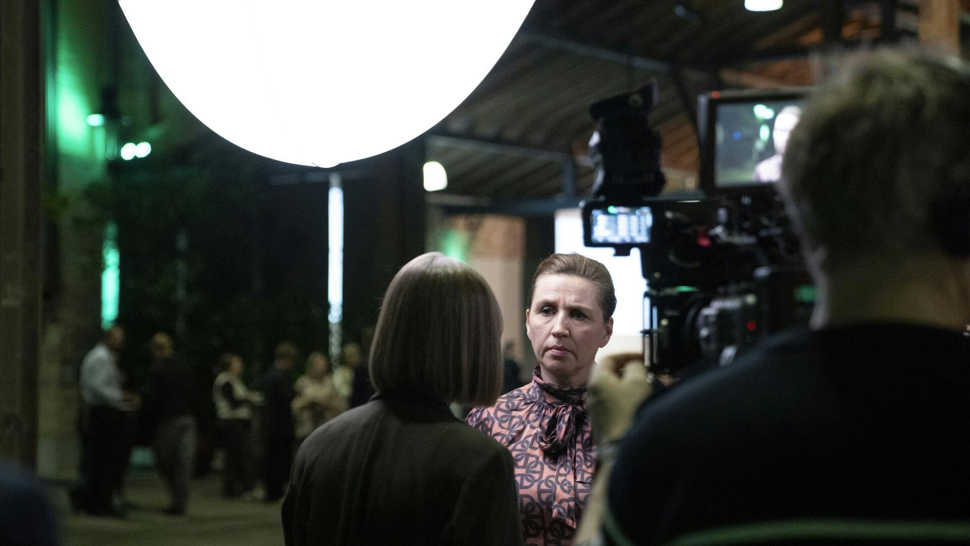 Mette Frederiksen erkendte efter kommunalvalget, at det var en fejl ikke at tale om og gøre mere ved danskernes alt for høje fødevarepriser. Alligevel er der ingen lavere moms i sigte på denne side af folketingsvalget næste år.