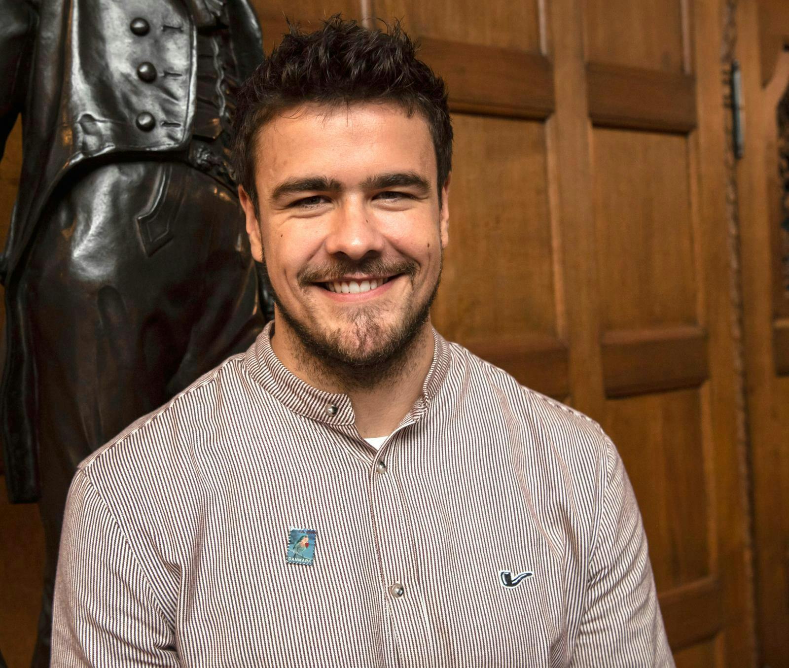 Jon Daniel Edlund håber, at du vil købe hans lejlighed. Men det er uklart, hvad han nu skal.