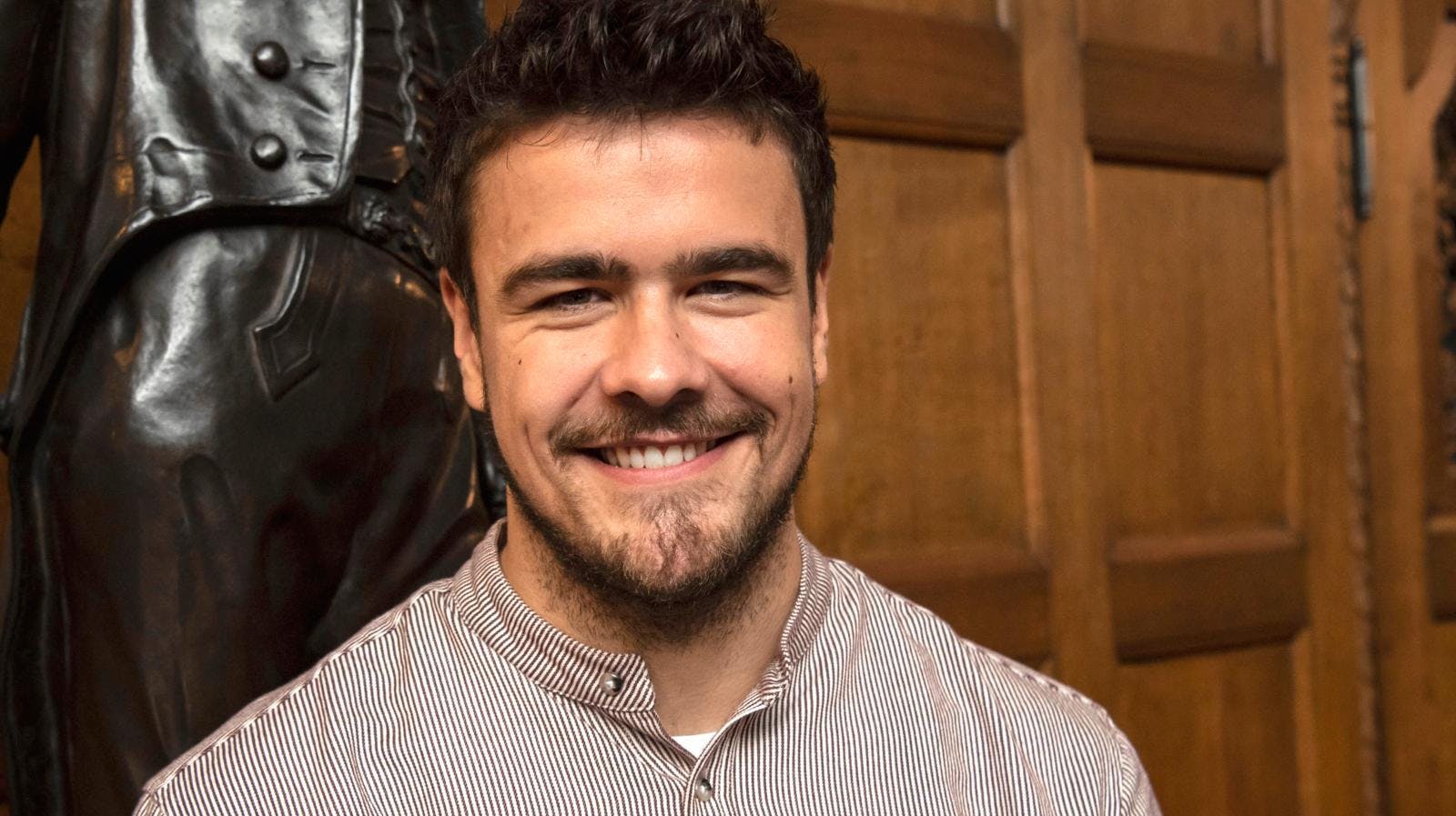 Jon Daniel Edlund håber, at du vil købe hans lejlighed. Men det er uklart, hvad han nu skal.