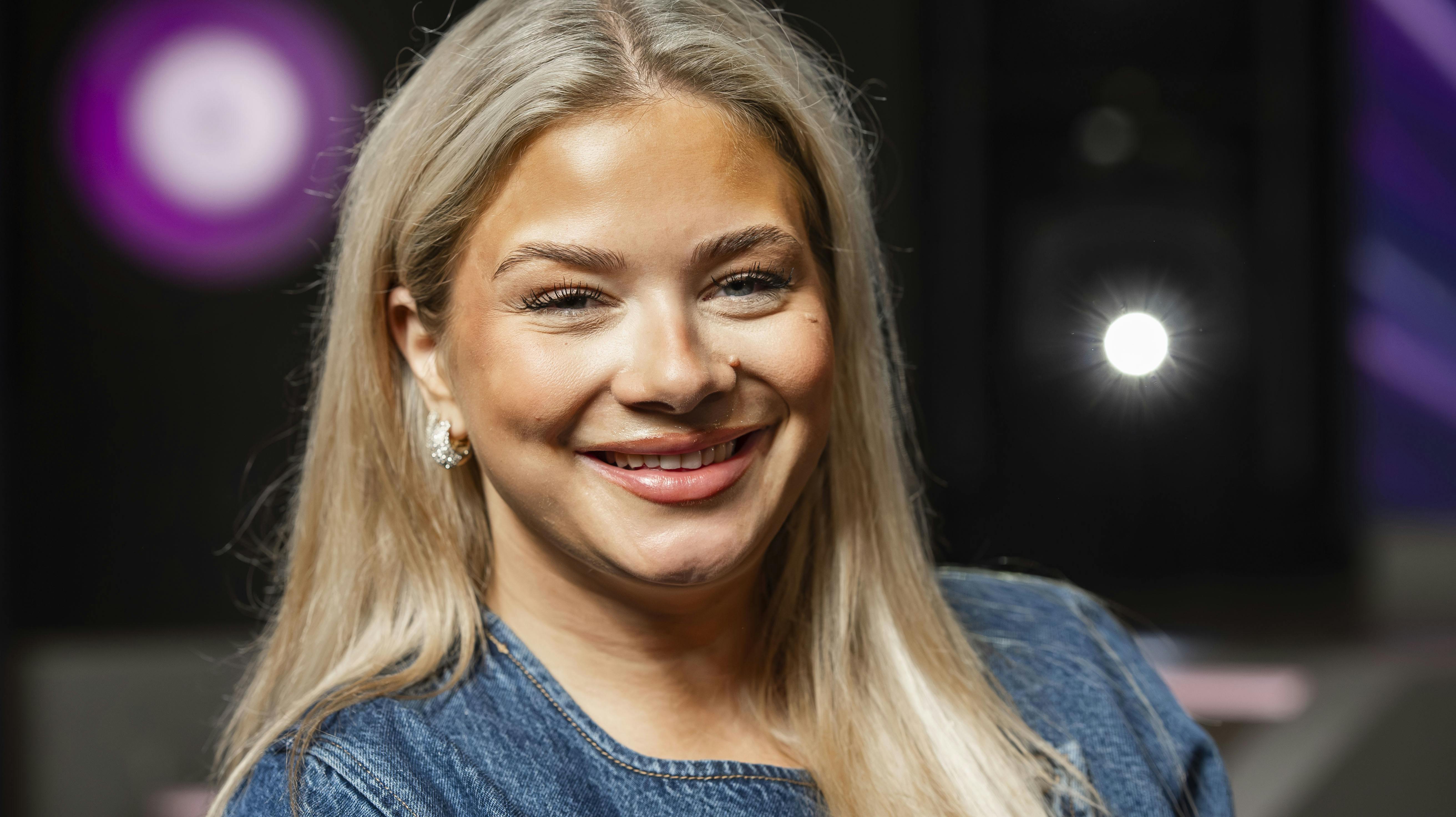 OPGAVE: VMD 2025 Pressemøde.Her : Sissal & Eugen MiuSTED: Mastiff , Vermundsgade 40DDATO: 20250919JOURNALIST: BB: Laura, Karina, Helle, Simone. SH: Niko, Frederikke, MorellFOTOGRAF: Hanne Juul