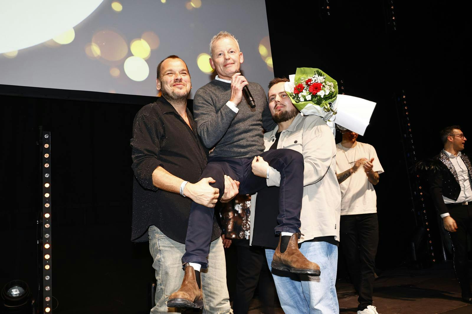 Sammen med Bubber og Chief 1 var Phillip Devantier en del af tv-programmet "Langt fra landsholdet", som vandt prisen for årets bedste karakterdrevne program ved Reality Awards 2024.