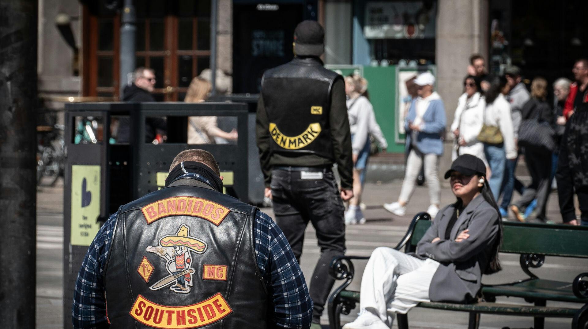 Et medlem af Bandidos på Rådhuspladsen i København - vel at mærke inden rockerklubben blev gjort midlertidigt ulovlig forrige år.