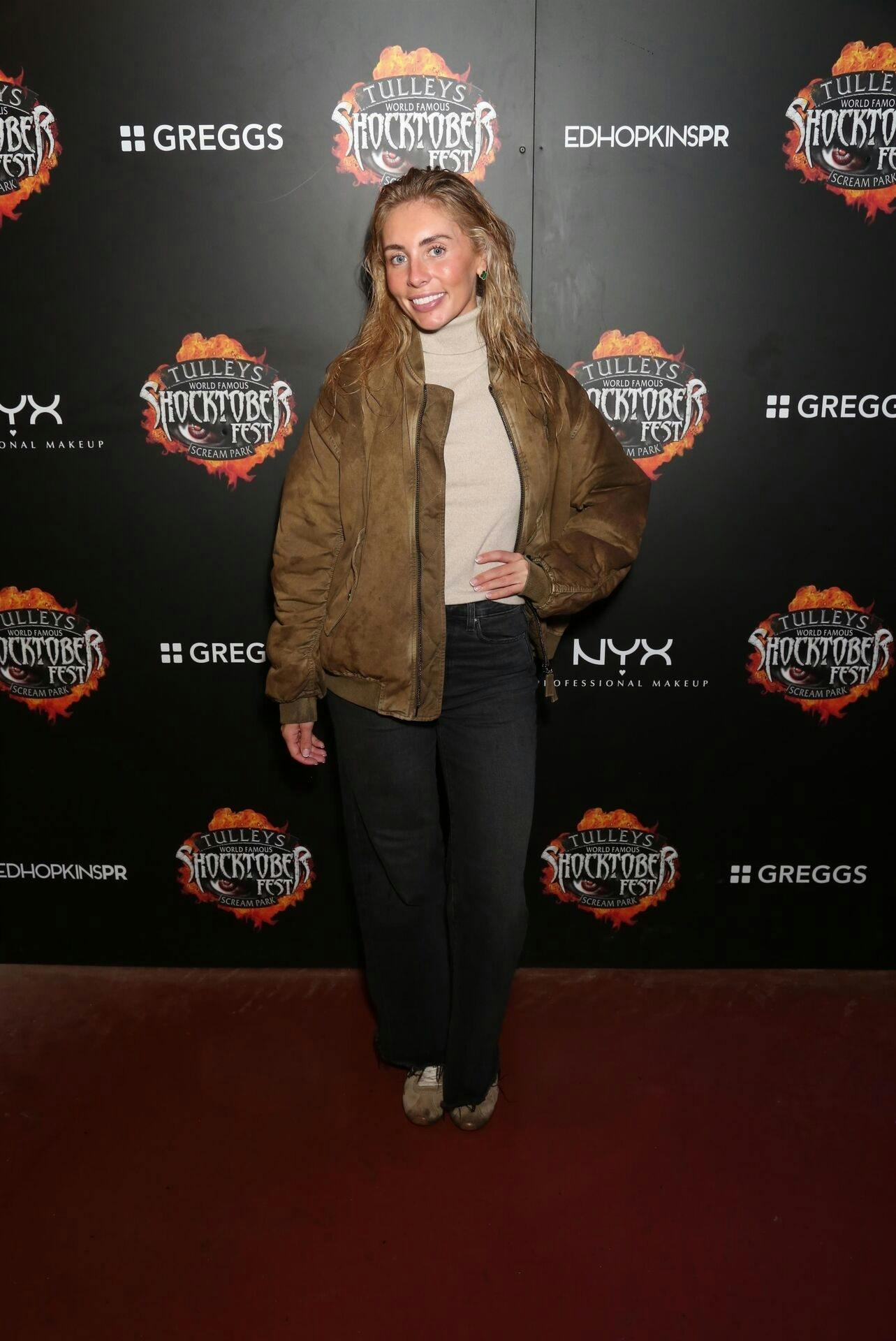 Bonnie Blue har igen og igen skabt overskrifter for sine videoer, hvor hun har sex med mange mænd på kort tid.