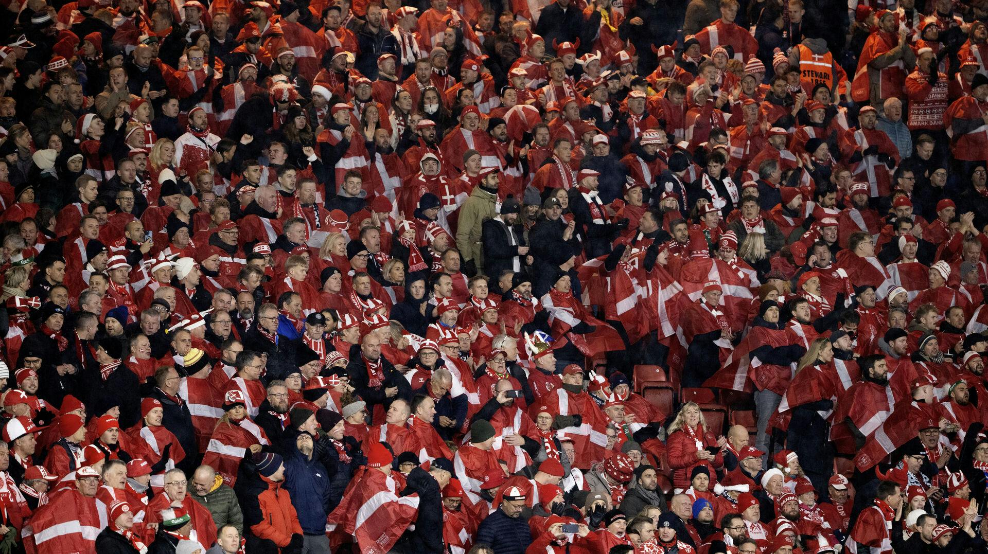 Danmarks fans kalr til VM kvalifikationskampen mellem Skotland og Danmark på Hampden Park i Glasgow tirsdag den 18. november 2025.. (Foto: Bo Amstrup/Ritzau Scanpix)