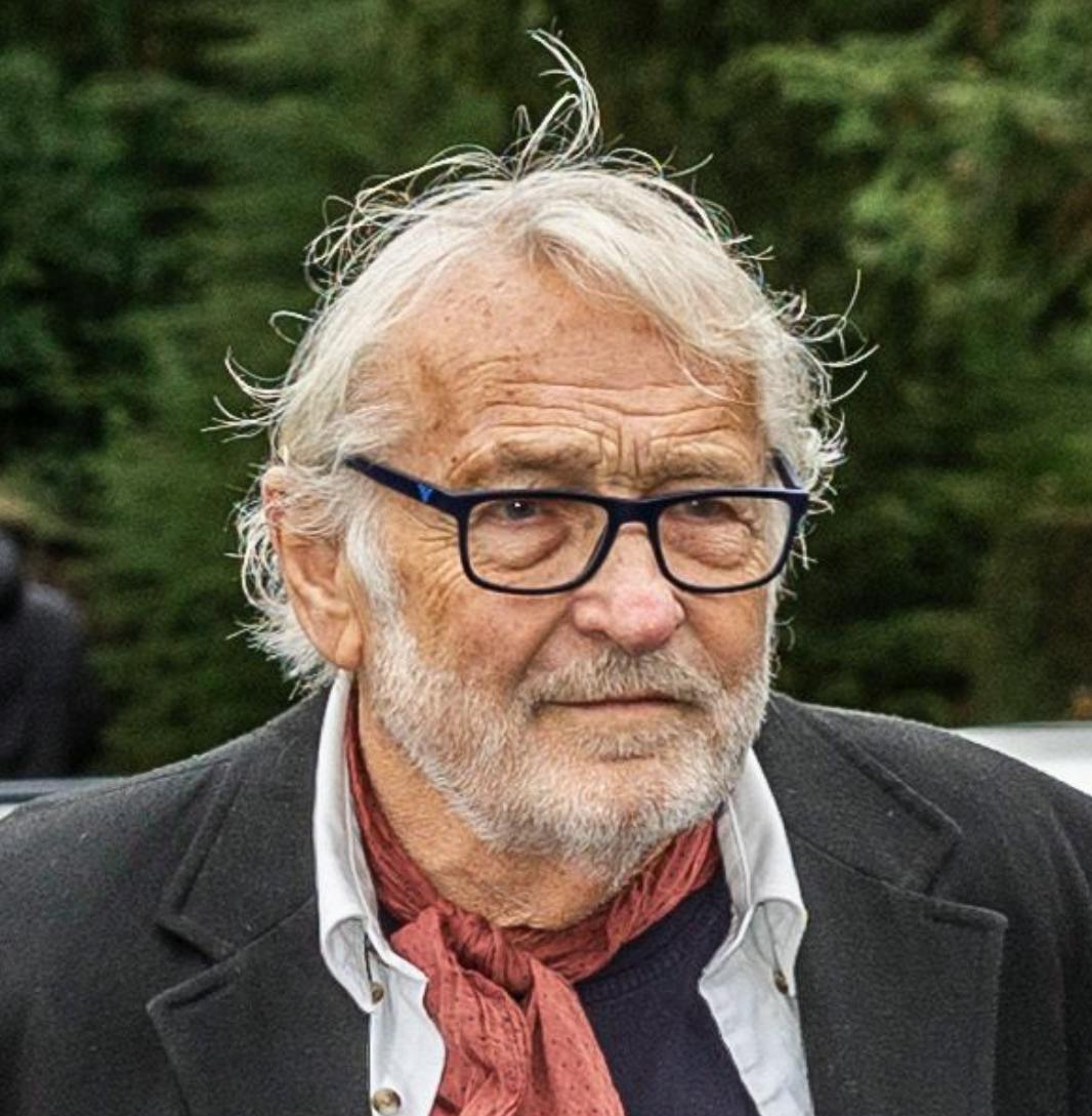 Niels Hausgaard ved nok, hvor han helst vil optræde, når han er i København. Vendelboen købte sig ind i Bremen Teater i 2009.