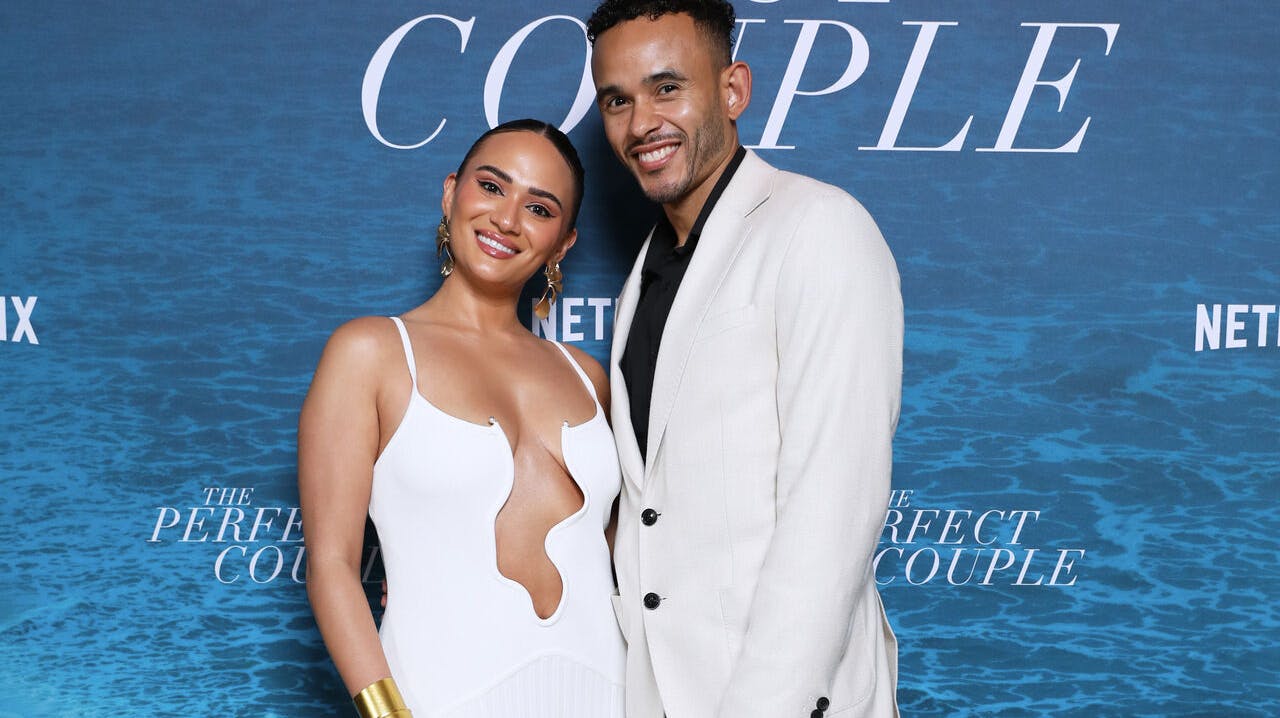 Jasmine Chamberlain og Bobby Johnson kan nu kalde sig for forældre.