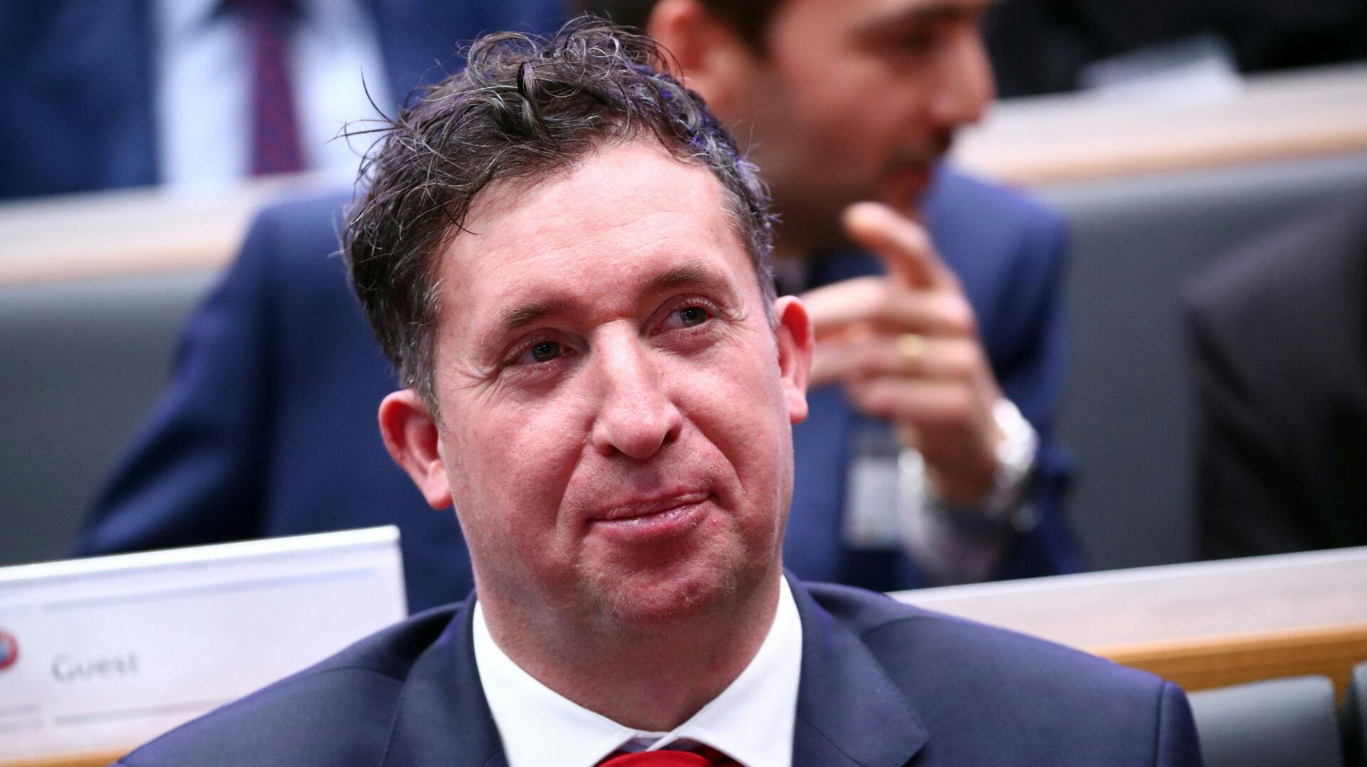 Robbie Fowler har fået fjernet mærket nu. 