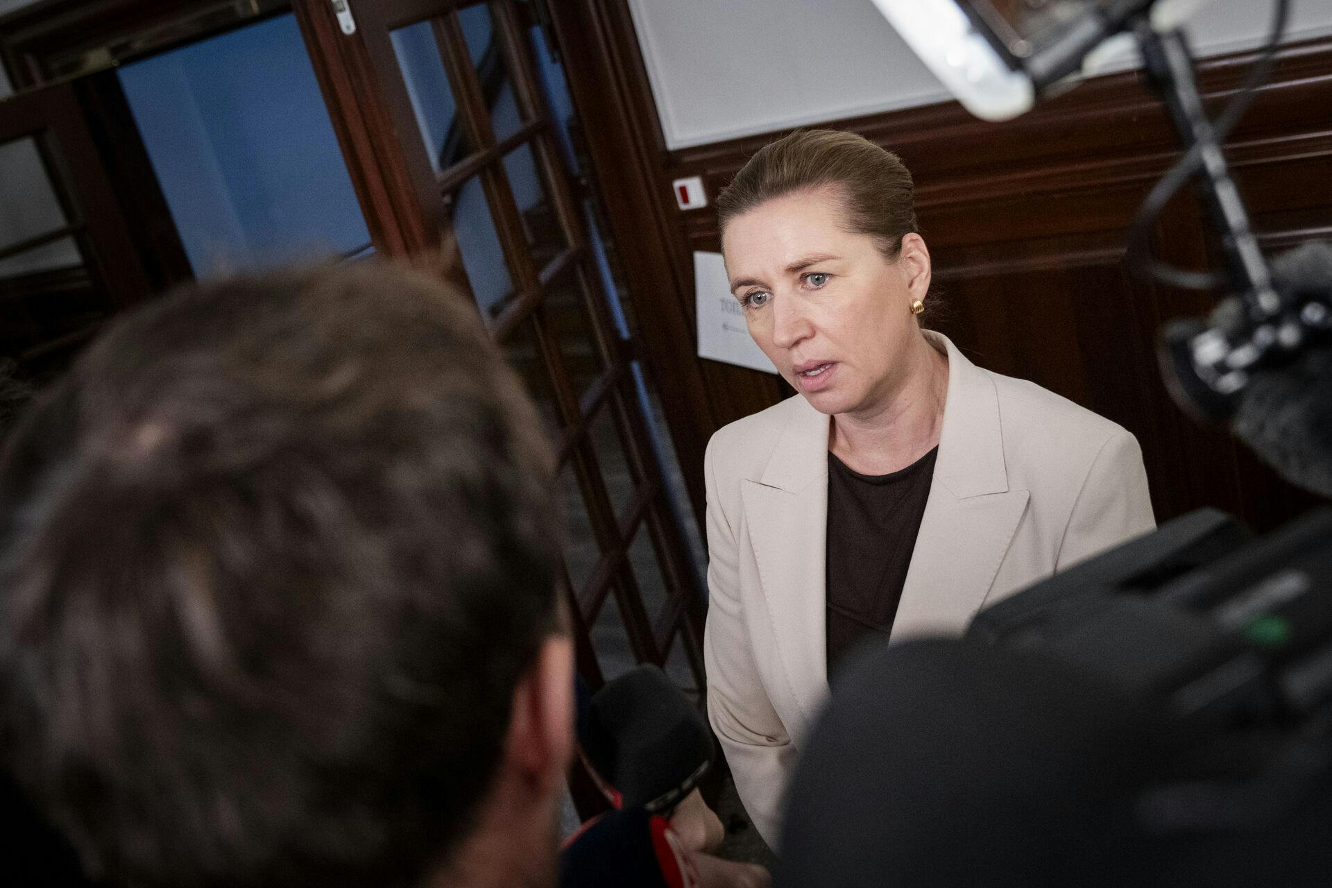 Statsminister Mette Frederiksen (S) ankommer til Møde i Socialdemokratiets folketingsgruppe på Christiansborg tirsdag den 2. december 2025.. (Foto: Sebastian Elias Uth/Ritzau Scanpix)