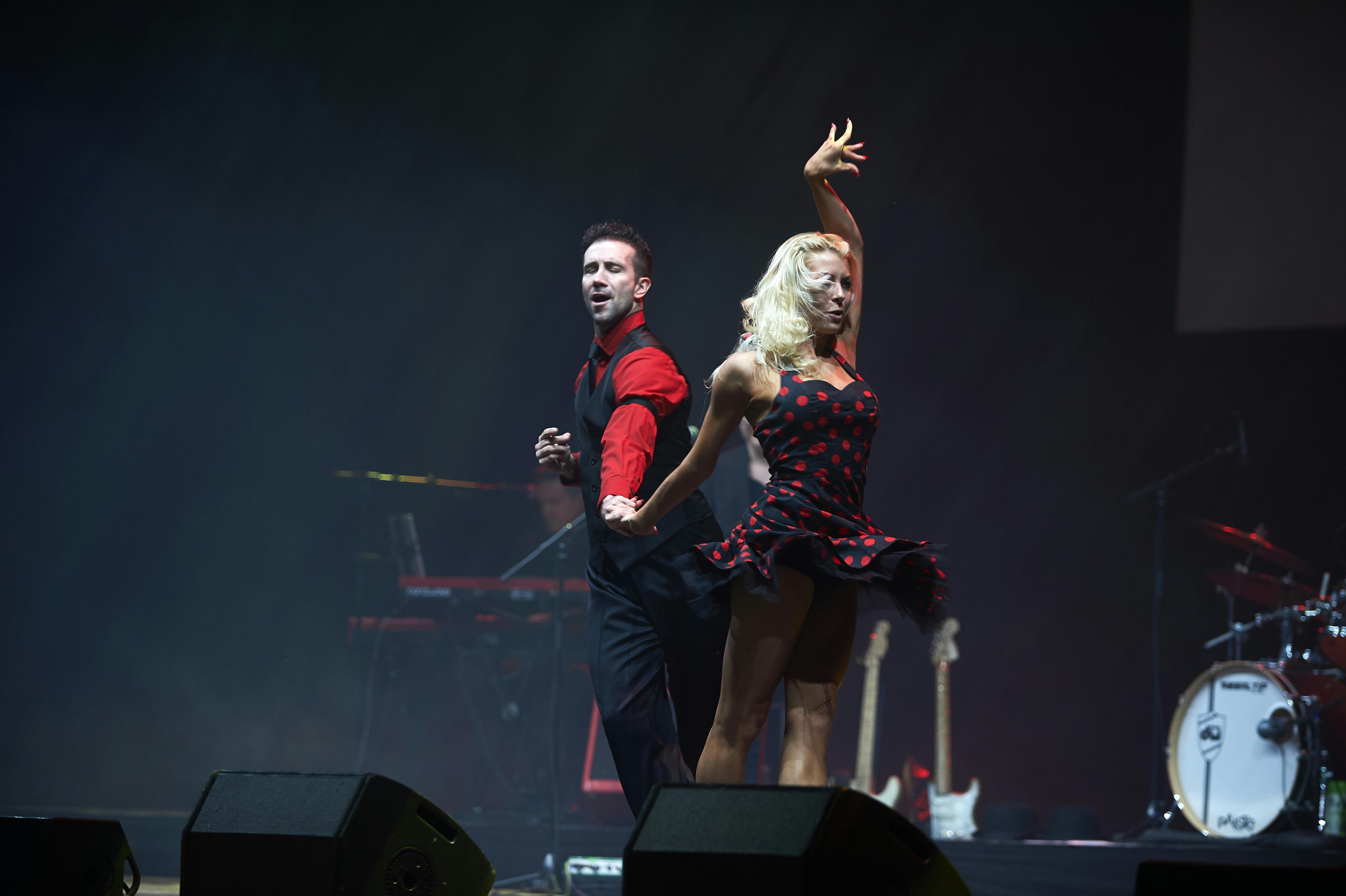 Ti gange vandt Ashli Williamson og manden Bjørn Bitsch verdensmesterskabet i dans. Her ses de danse for daværende kronprins Frederik til genåbning af KB Hallen i 2018.