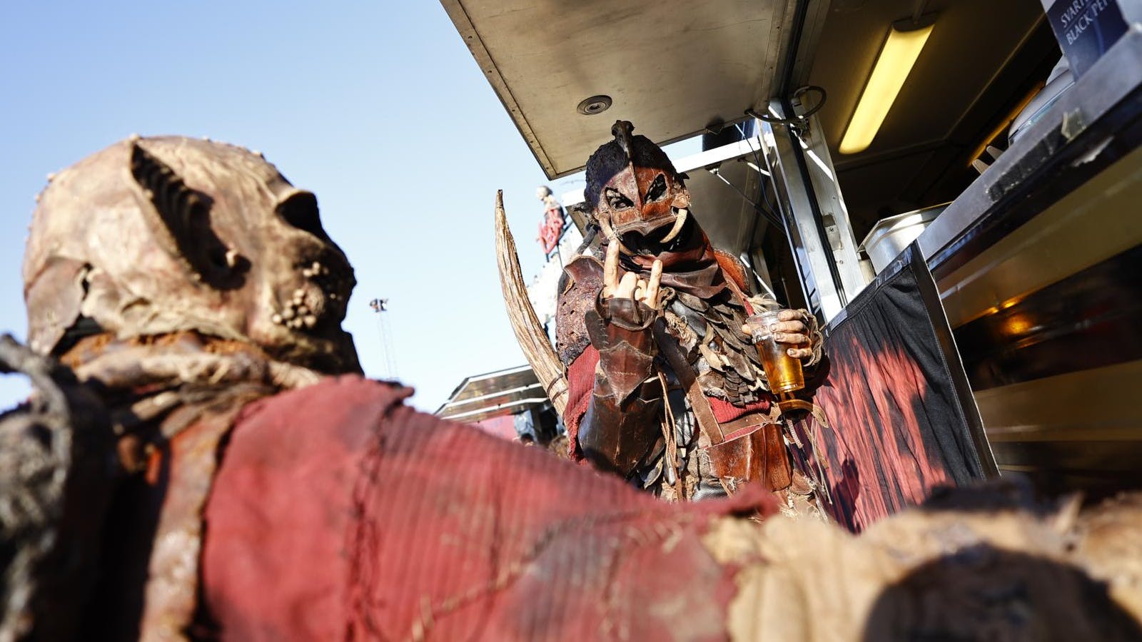 Det går voldsomt til på Copenhell, men det har aldrig været meningen, at folk skal komme til skade eller dø. Billedet her er fra årets festival - de to personer har ikke noget med dødsfaldet at gøre.
