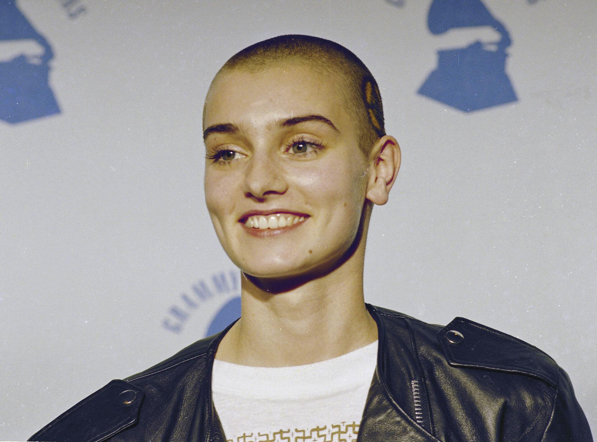 FILE - Irish singer Sinead O'Connor appears at the 31st Annual Grammy Awards at the Shrine Auditorium in Los Angeles on Feb. 22, 1989. O'Connor, the gifted Irish singer-songwriter who became a superstar in her mid-20s but was known as much for her private struggles and provocative actions as for her fierce and expressive music, has died at 56. The singer's family issued a statement reported Wednesday by the BBC and RTE. (AP Photo, File)