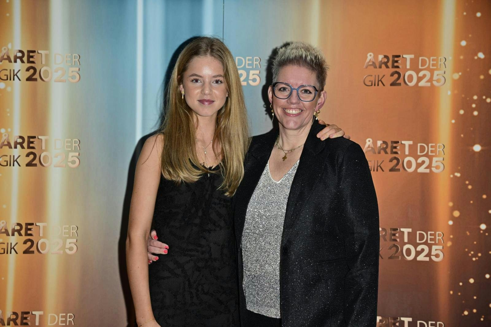 Ingrid Mørch og Joan Kramer Pedersen udviklede et særligt venskab under bagedysten, og der er også dømt gensynsglæde til "Året der gik" i Koncertsalen.