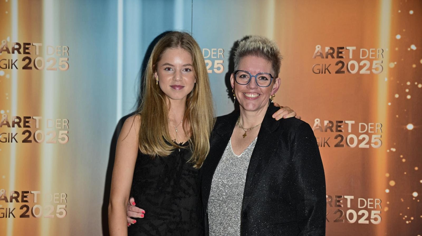 Ingrid Mørch og Joan Kramer Pedersen udviklede et særligt venskab under bagedysten, og der er også dømt gensynsglæde til "Året der gik" i Koncertsalen.