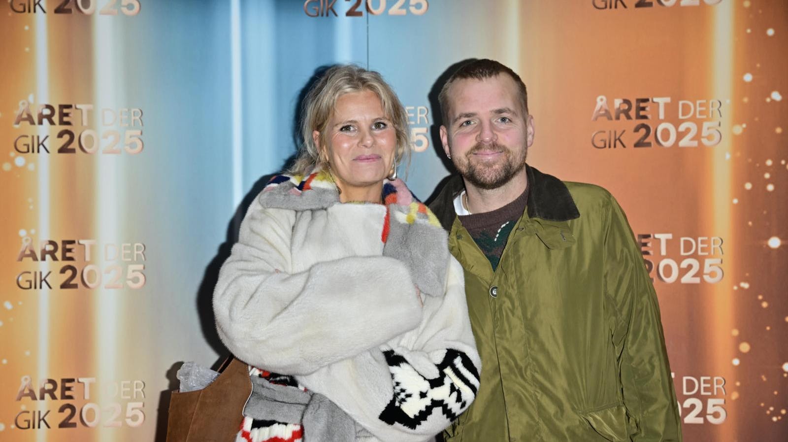 Sofie Linde og Joachim Ingversen er klar til fest før det store "Året der gik"-show 2025 i Koncertsalen hos DR.