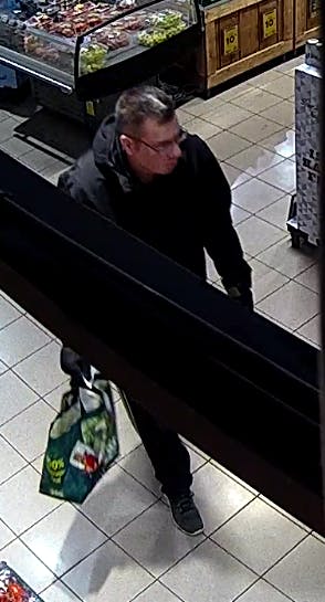 Her ses manden i butikken.