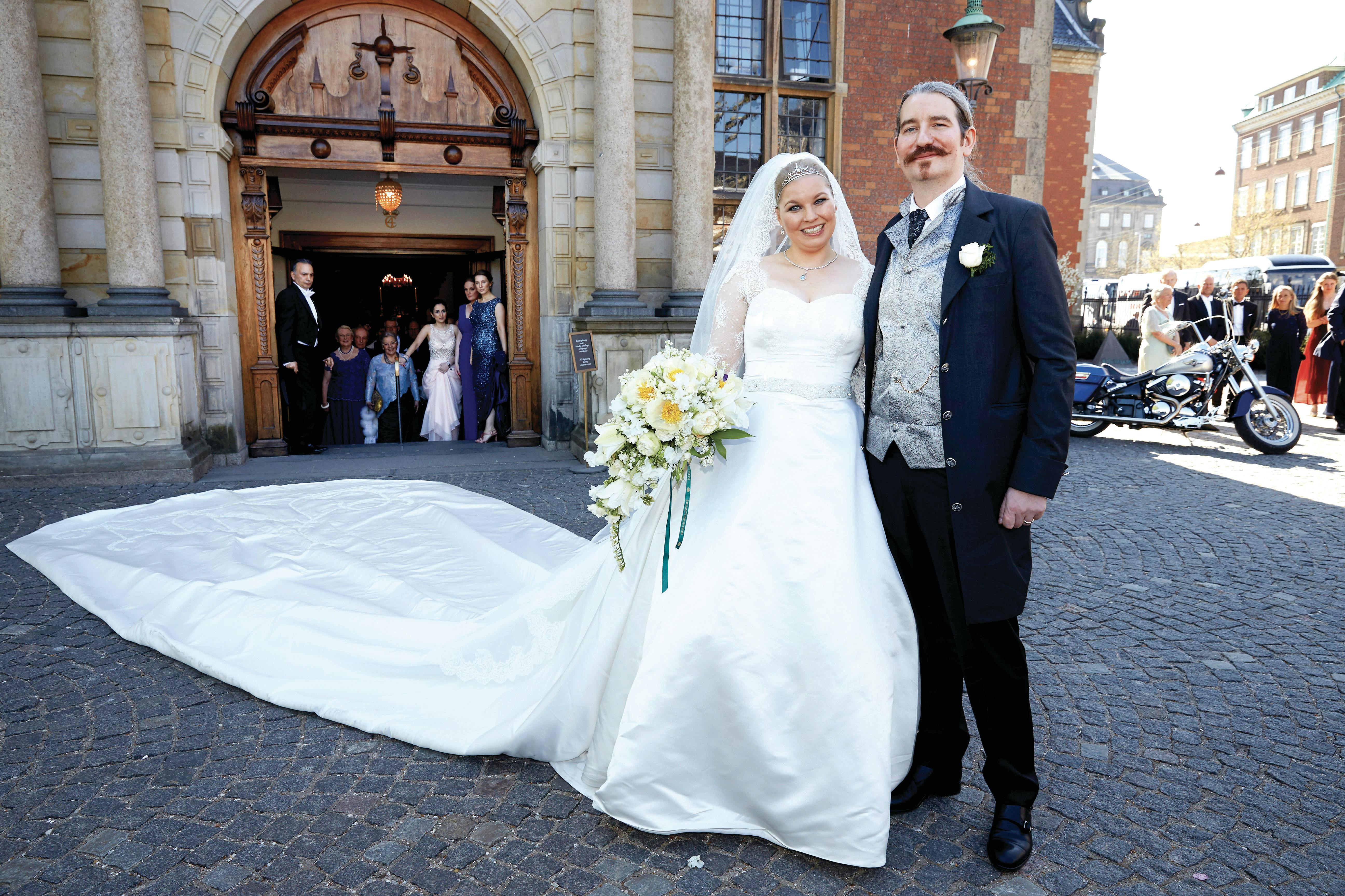 Bryllup. Tidligere hofreporter Bodil Caths datter Anna-Christine Cath Hansen bliver gift med Niklas Nikolajsen i Holmens Kirke i København.Foto: Birger Stormoptagelses dato: 050518Journalist:  Karina Didriksen