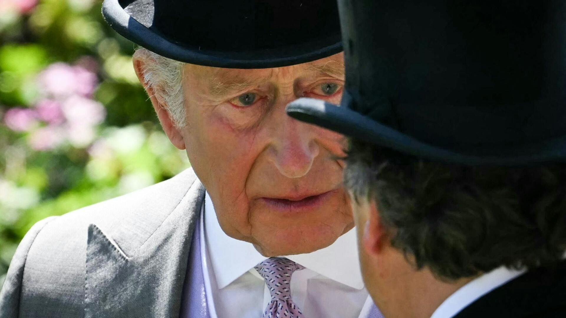 Kong Charles taler i aften offentligt om sit kræftforløb i et personligt tv-indslag.