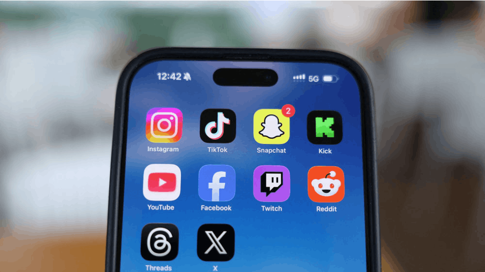 Et forbud mod sociale medier for børn under 16 år trådte onsdag i kraft i Australien. Det gælder platforme som Reddit, Facebook, TikTok, Instagram og YouTube. (Arkivfoto). - Foto: Hollie Adams/Reuters