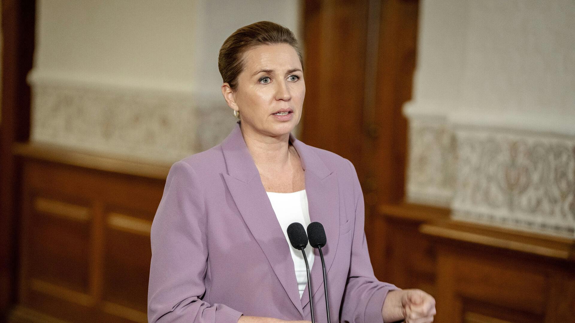 Statsminister Mette Frederiksen (S) holder doorstep efter spørgetimen i Folketinget på Christiansborg i København, tirsdag den 9. december 2025.. (Foto: Mads Claus Rasmussen/Ritzau Scanpix)