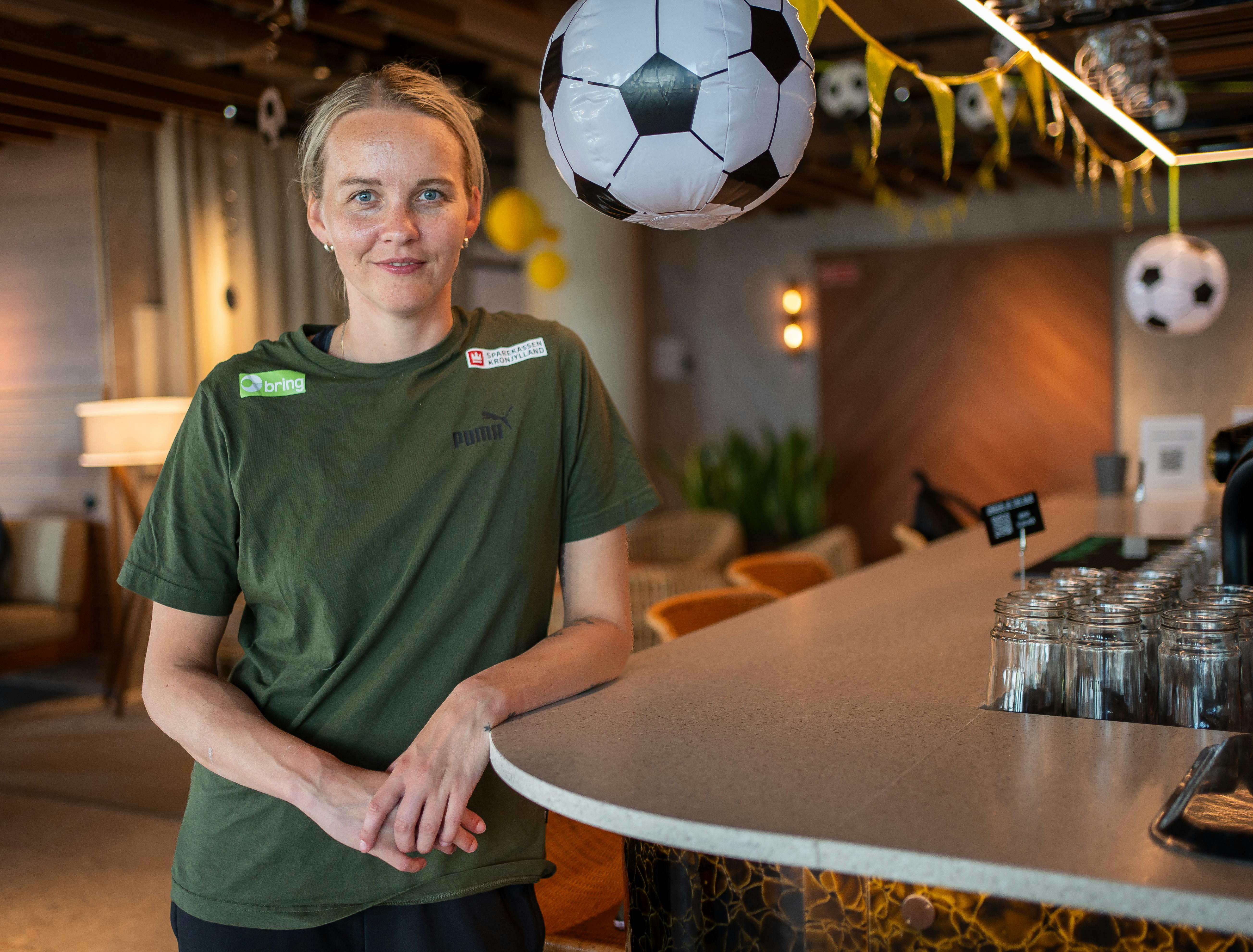 Det kan godt være, at der er lidt tid til 24. december. Men landsholdsstjernen Sandra Toft har allerede fået den bedst tænkelige julegave.