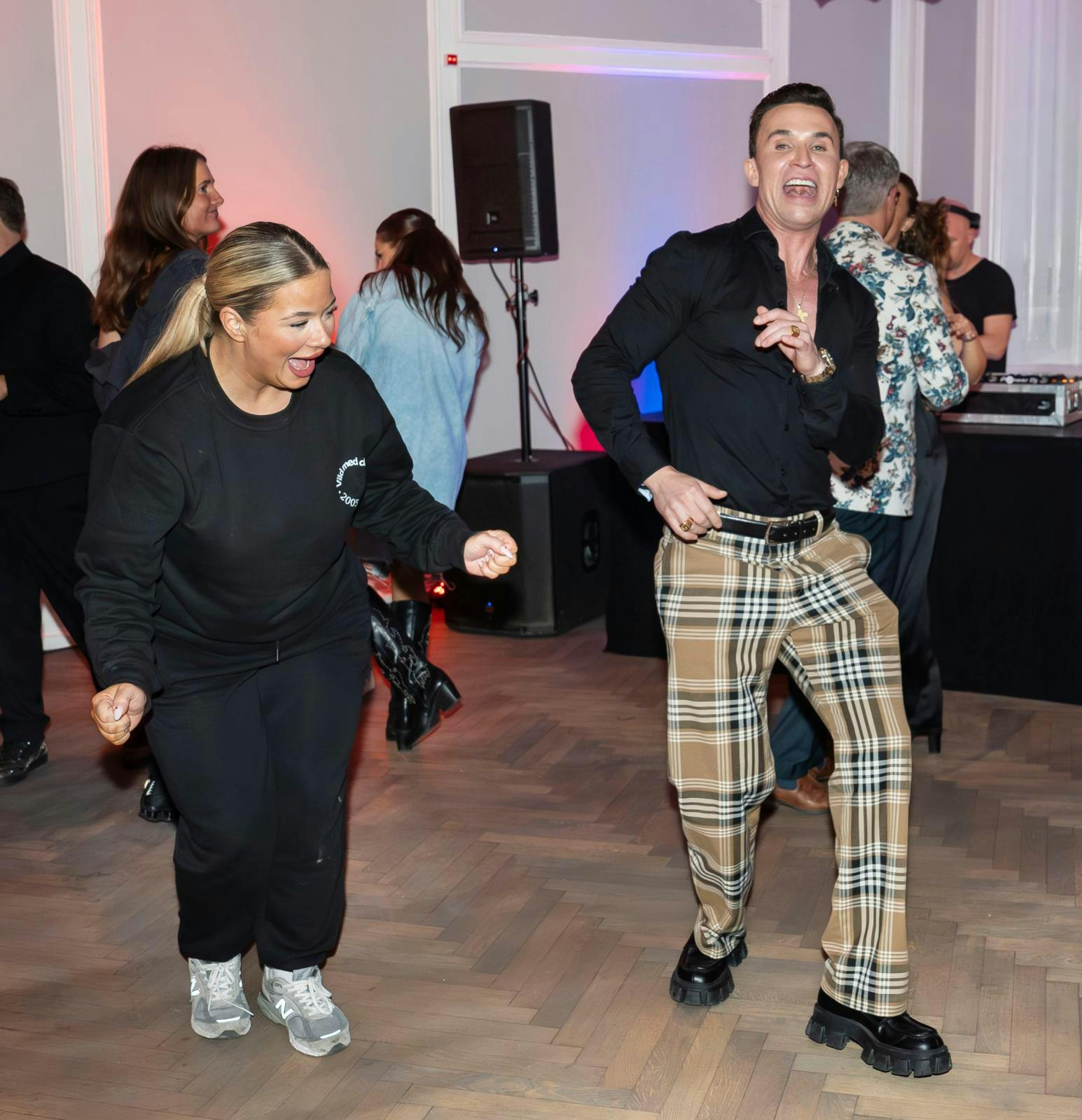 Gustav kan roligt tage en sejrsdans, efter hans elskede smykke dukkede op igen.