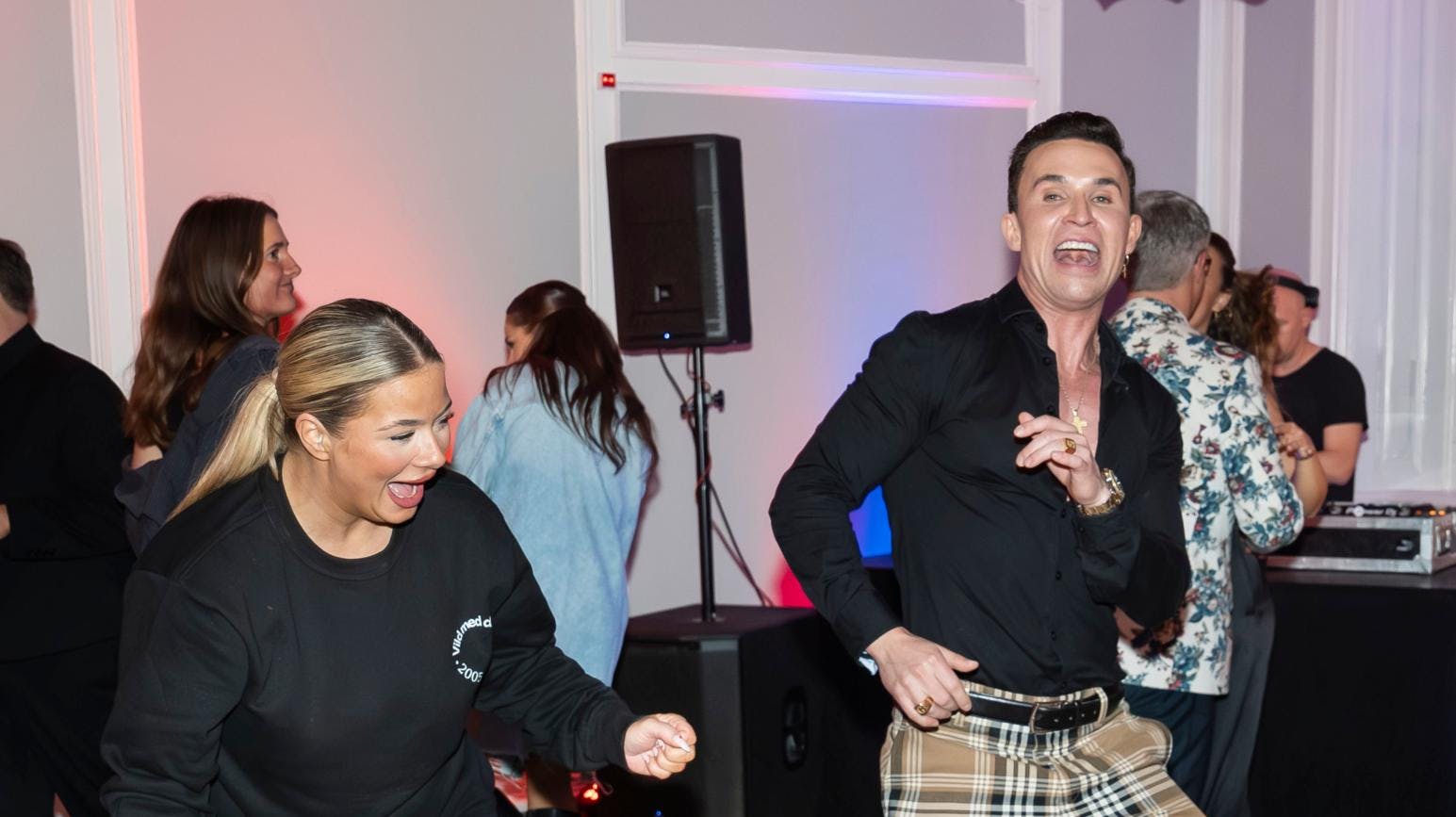 Gustav kan roligt tage en sejrsdans, efter hans elskede smykke dukkede op igen.