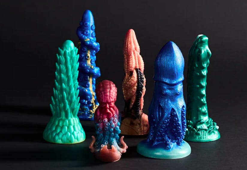 Dragedildoer blev revet ned af hylderne i år. Især indbyggerne i een by nyder monsterdildoer.