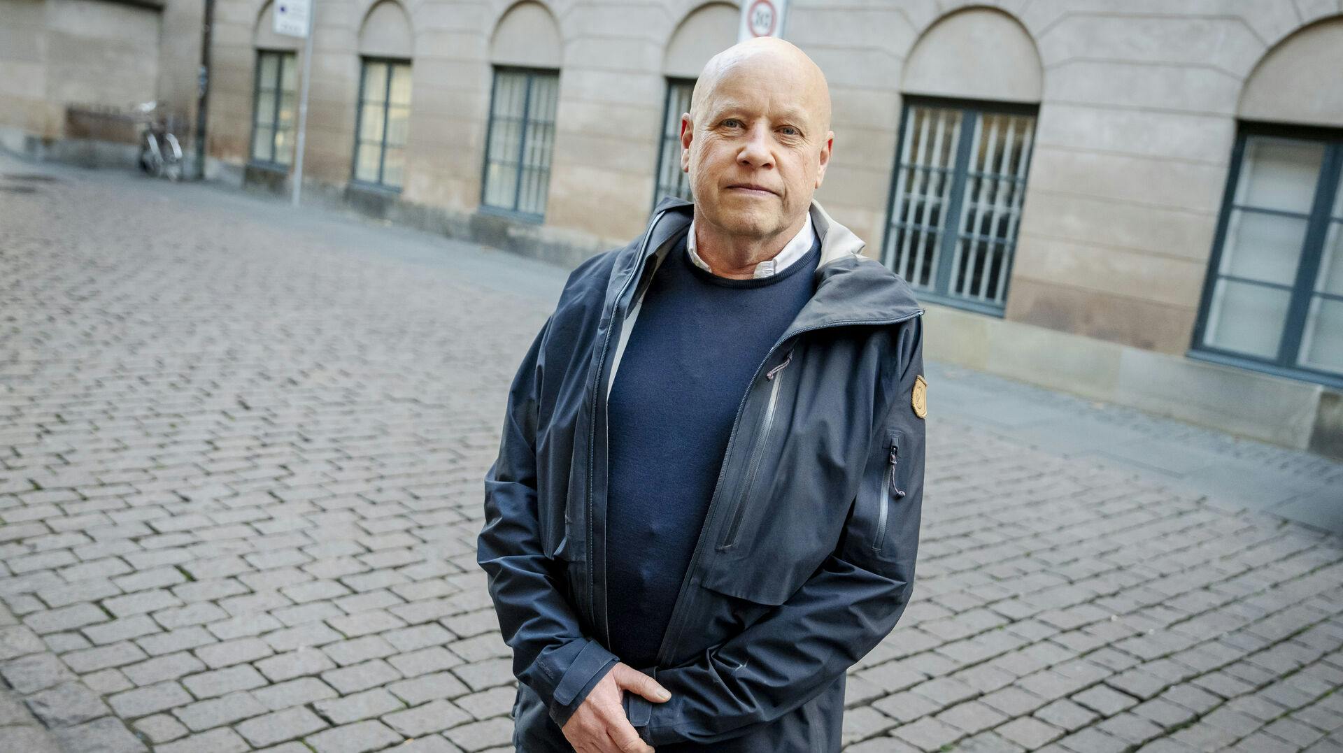 Kunstner Jens Haaning skal have 25.000 kroner af Ritzau Scanpix.