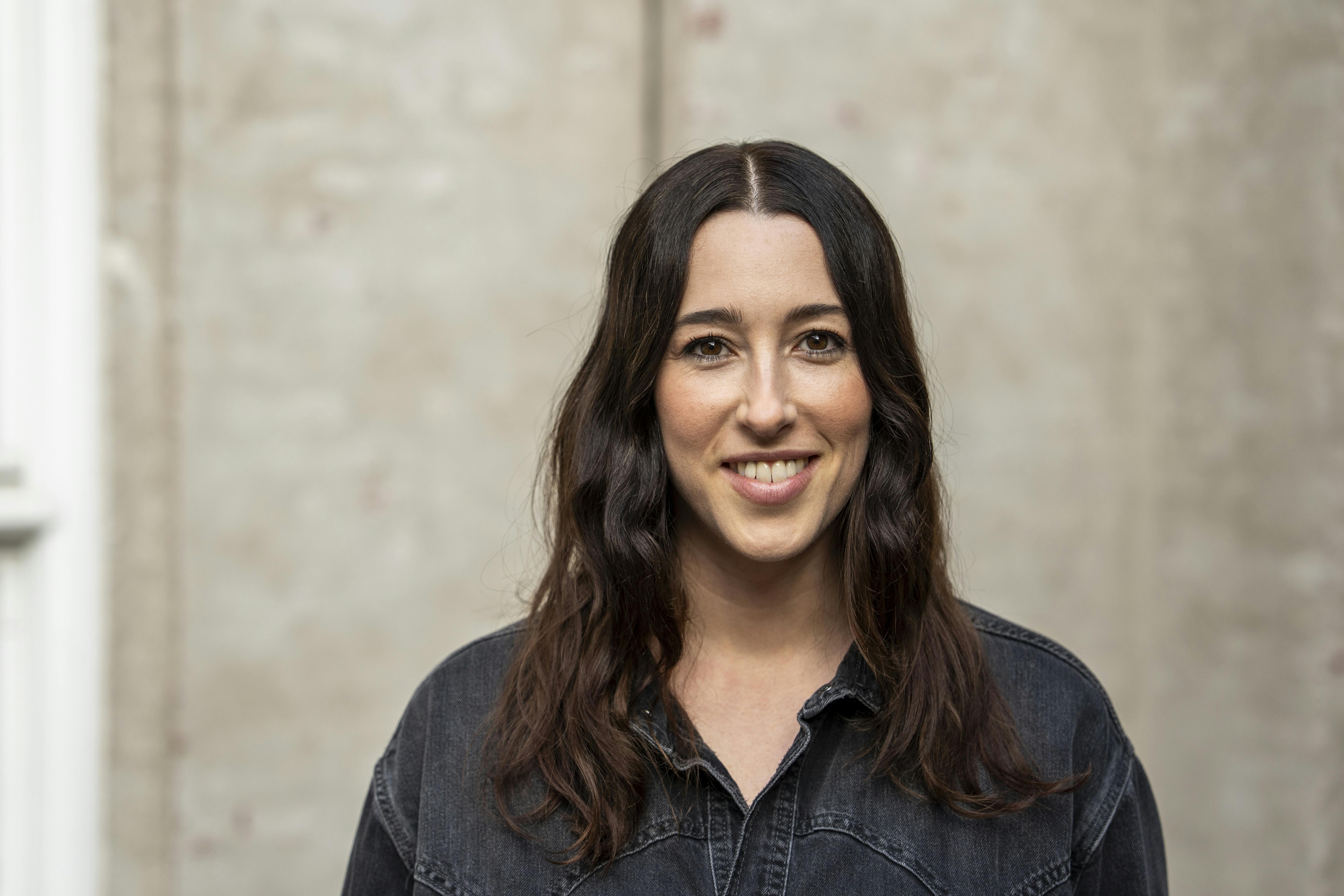 Den kommende sæson af "X Factor" har været lidt speciel. Her har der nemlig været en baby med på alle optagelser.