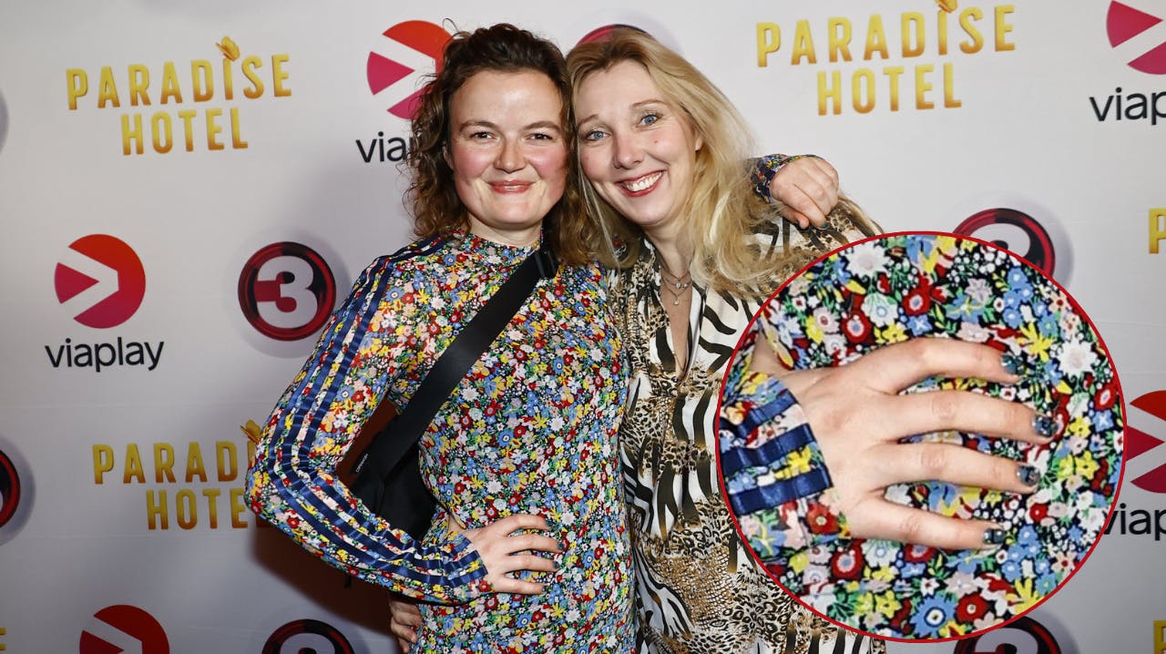 Nina Ettrup Larsens glimmersten på neglene fik lov at stjæle opmærksomheden denne aften. Med til premiere havde hun veninden Julie.