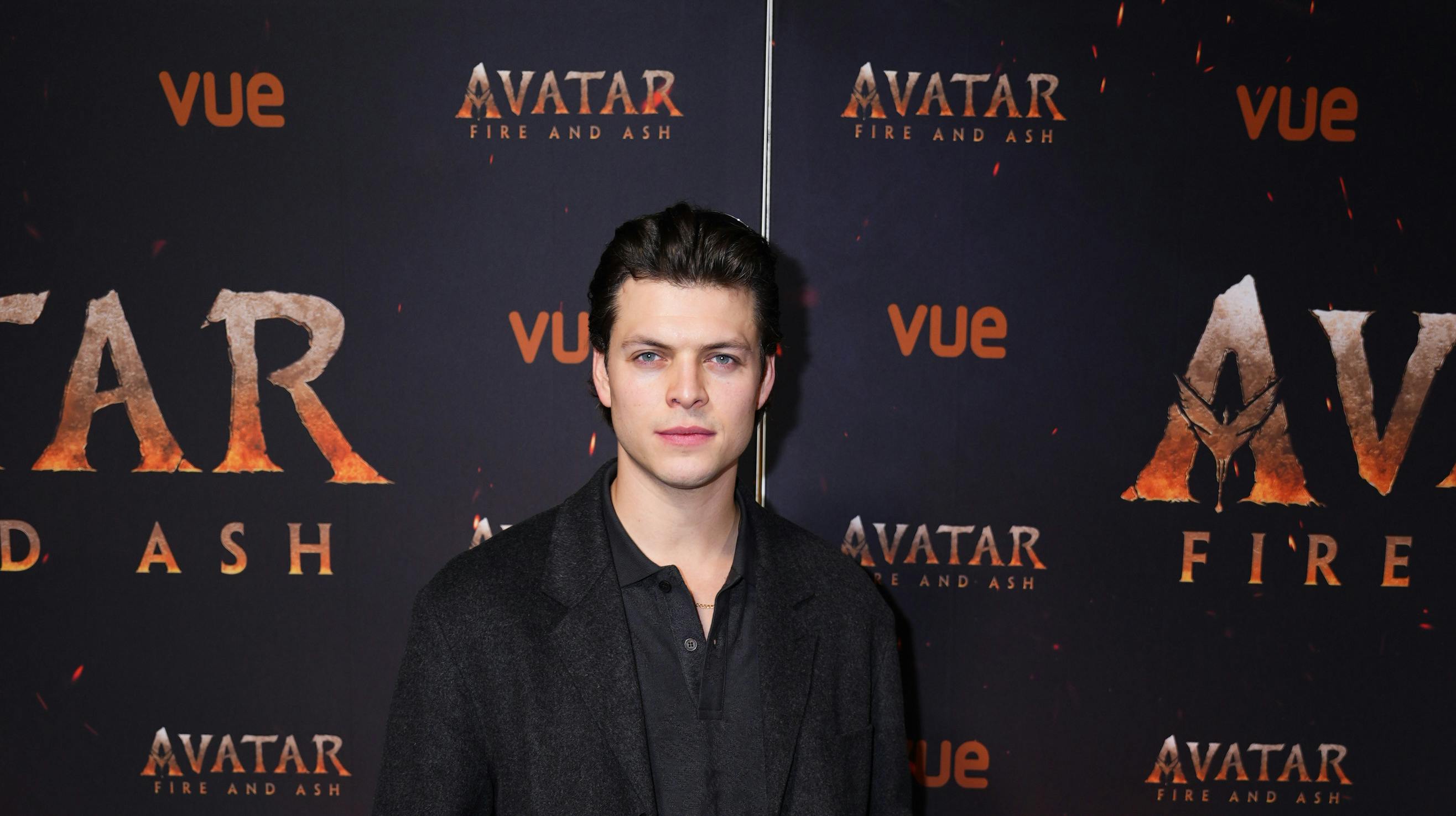 Alex Høgh Andersen er vært ved Melodi Grand Prix 2026.