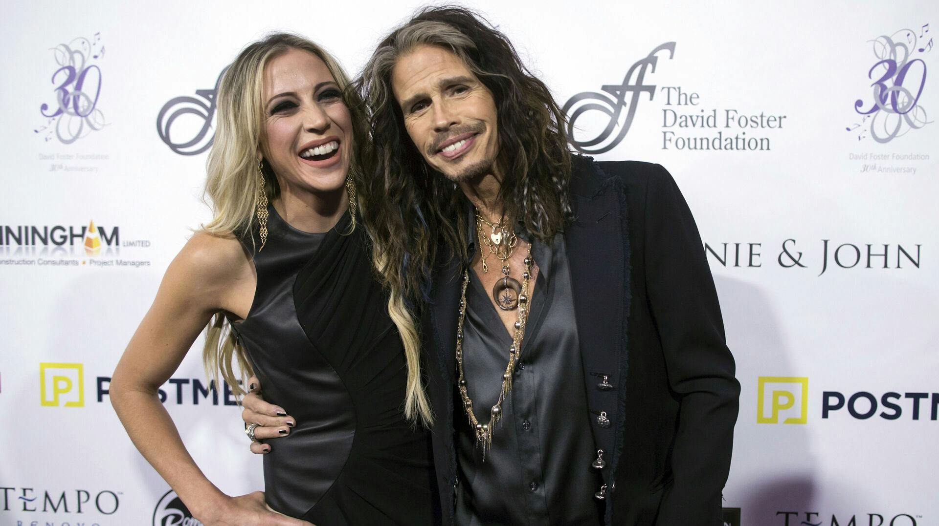 Steven Tyler og nu ekskæresten Aimee Preston. 